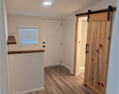 10141 Cook Avenue - Photo Thumbnail 5