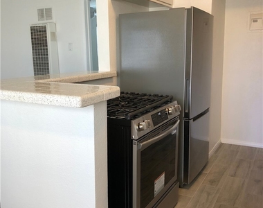 409 California Street - Photo Thumbnail 7