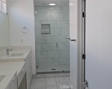 319 S Serrano - Photo Thumbnail 8