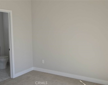 319 S Serrano - Photo Thumbnail 9