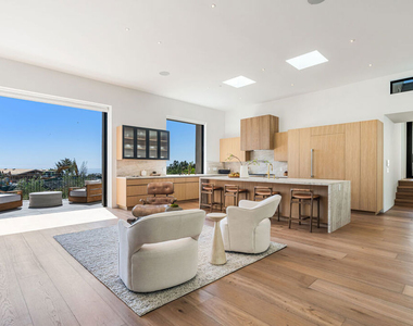 1205 Las Lomas Place - Photo Thumbnail 11