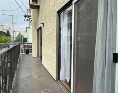 4826 Rosewood Avenue - Photo Thumbnail 10
