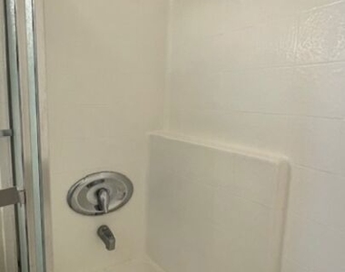 4826 Rosewood Avenue - Photo Thumbnail 23