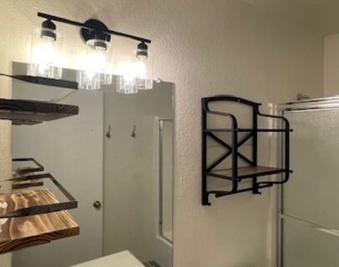 4826 Rosewood Avenue - Photo Thumbnail 22