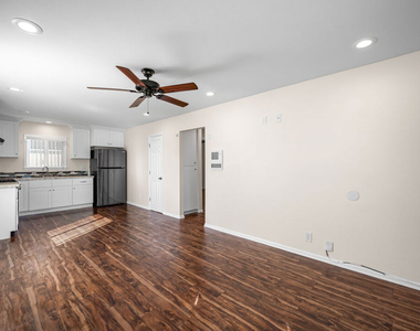 432 N Harvard Boulevard - Photo Thumbnail 17