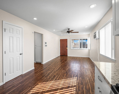 432 N Harvard Boulevard - Photo Thumbnail 1