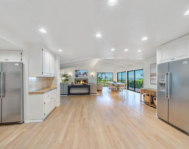 9305 Beverly Crest Drive - Photo Thumbnail 22