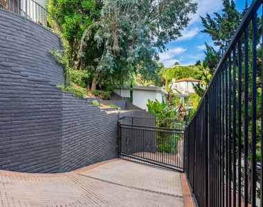 9305 Beverly Crest Drive - Photo Thumbnail 5