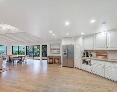 9305 Beverly Crest Drive - Photo Thumbnail 21
