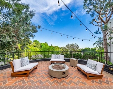 9305 Beverly Crest Drive - Photo Thumbnail 8