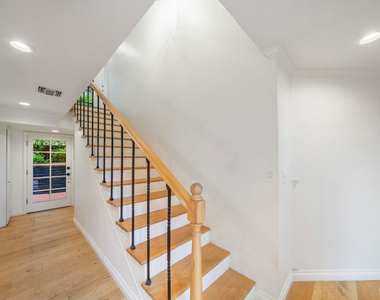 9305 Beverly Crest Drive - Photo Thumbnail 23