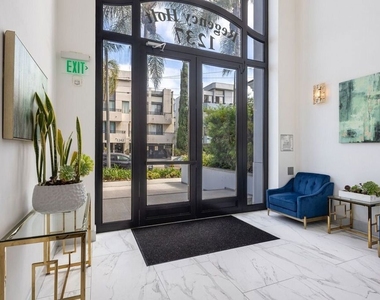 1237 S Holt Avenue - Photo Thumbnail 4
