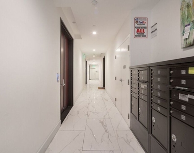 1237 S Holt Avenue - Photo Thumbnail 5