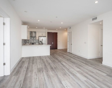 1237 S Holt Avenue - Photo Thumbnail 8
