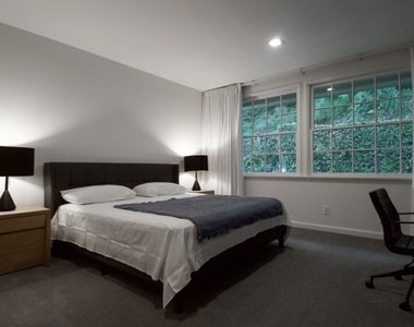 1121 N Beverly Drive - Photo Thumbnail 17