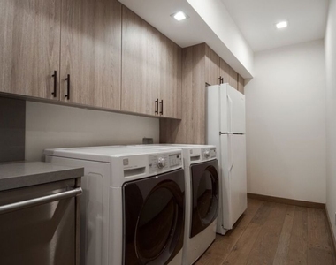 1121 N Beverly Drive - Photo Thumbnail 21