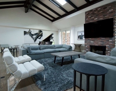 1121 N Beverly Drive - Photo Thumbnail 3