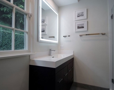 1121 N Beverly Drive - Photo Thumbnail 8