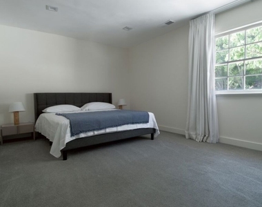 1121 N Beverly Drive - Photo Thumbnail 18