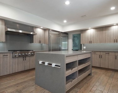 1121 N Beverly Drive - Photo Thumbnail 6