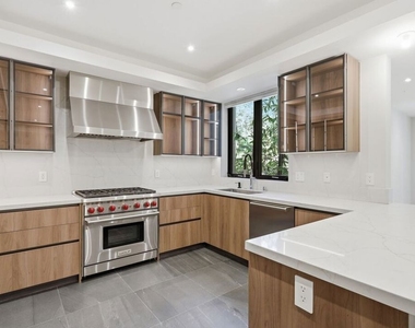 11769 Bellagio Road - Photo Thumbnail 10
