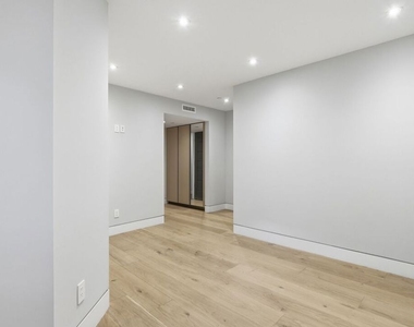 11769 Bellagio Road - Photo Thumbnail 13