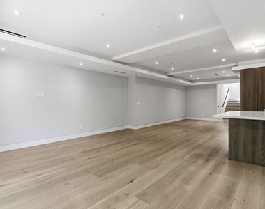 11769 Bellagio Road - Photo Thumbnail 2