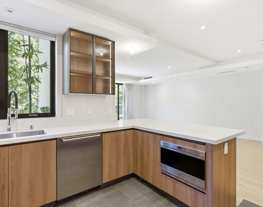 11769 Bellagio Road - Photo Thumbnail 9