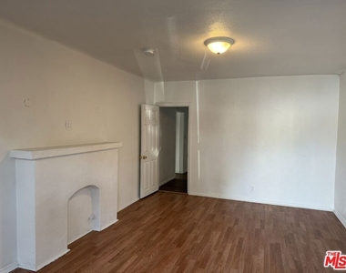 5042 Ferndale Street - Photo Thumbnail 4