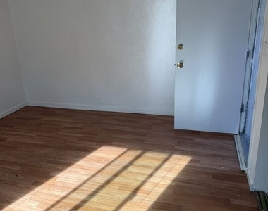5042 Ferndale Street - Photo Thumbnail 23