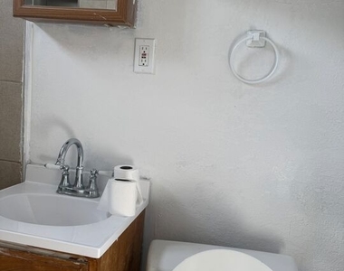 5042 Ferndale Street - Photo Thumbnail 16