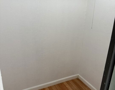 5042 Ferndale Street - Photo Thumbnail 10
