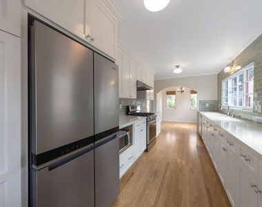 1349 Meadowbrook Avenue - Photo Thumbnail 7