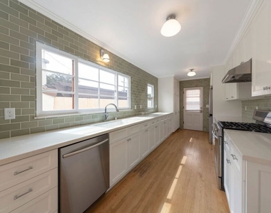 1349 Meadowbrook Avenue - Photo Thumbnail 6
