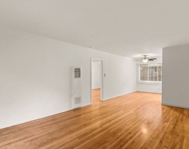 11660 Chenault Street - Photo Thumbnail 5