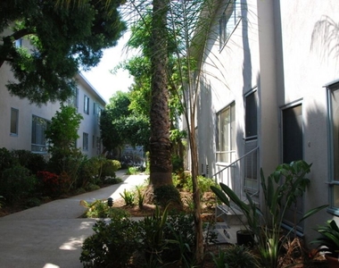 11660 Chenault Street - Photo Thumbnail 4