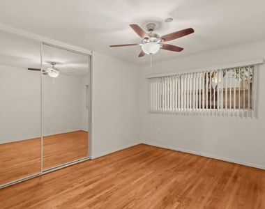 11660 Chenault Street - Photo Thumbnail 12