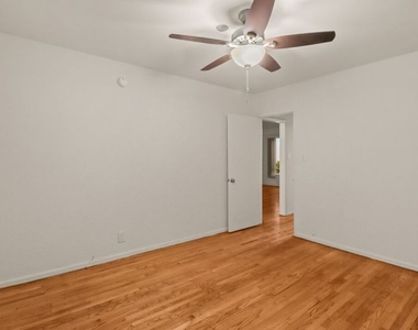 11660 Chenault Street - Photo Thumbnail 13