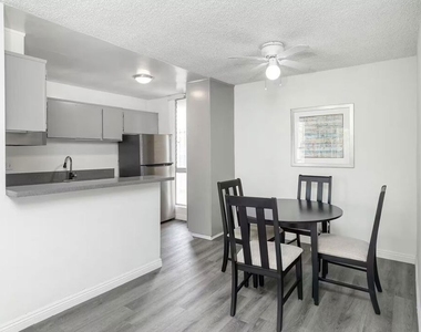 1208 W Adams Boulevard - Photo Thumbnail 4