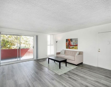 1208 W Adams Boulevard - Photo Thumbnail 1