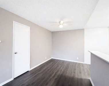 1208 W Adams Boulevard - Photo Thumbnail 1