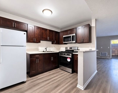 1208 W Adams Boulevard - Photo Thumbnail 2
