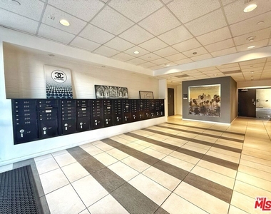 723 S St Andrews Place - Photo Thumbnail 23