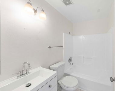 14112 Delano Street - Photo Thumbnail 8
