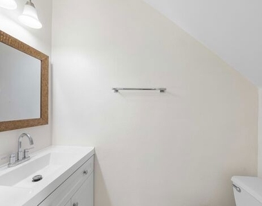 14112 Delano Street - Photo Thumbnail 6