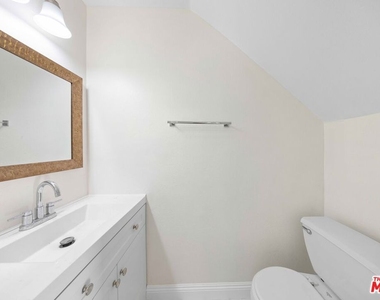 14112 Delano Street - Photo Thumbnail 7