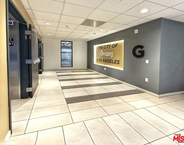 723 S St Andrews Place - Photo Thumbnail 22