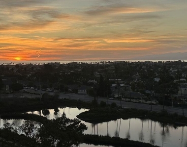 4316 Marina City Drive - Photo Thumbnail 19