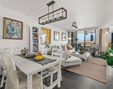 4316 Marina City Drive - Photo Thumbnail 7