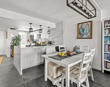 4316 Marina City Drive - Photo Thumbnail 8